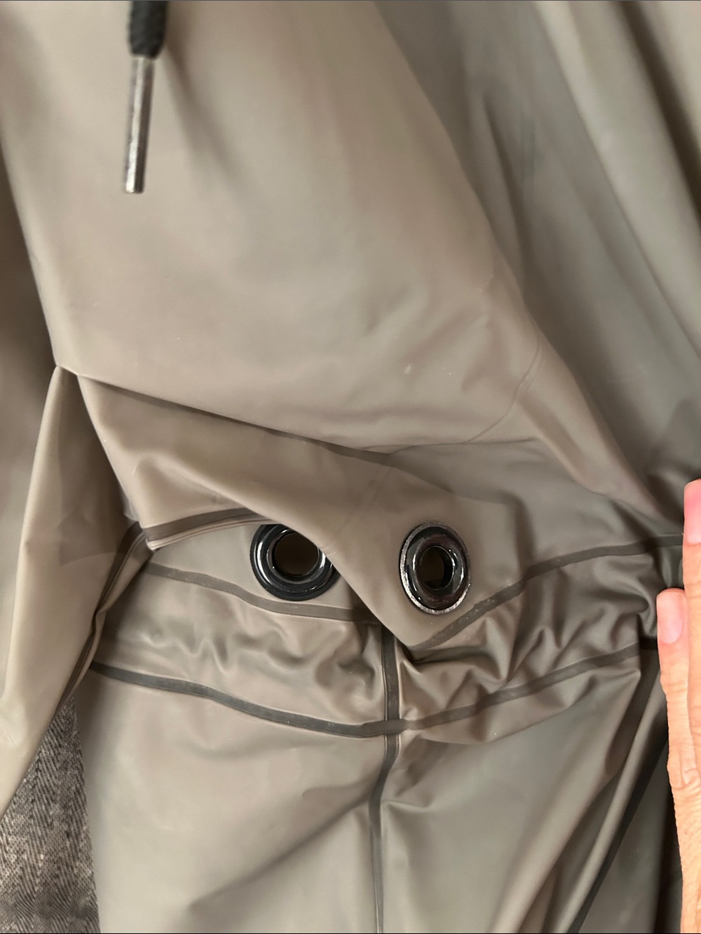 Hunter Women's 
 Olive Raincoat with Hood - Picture 6 of 11